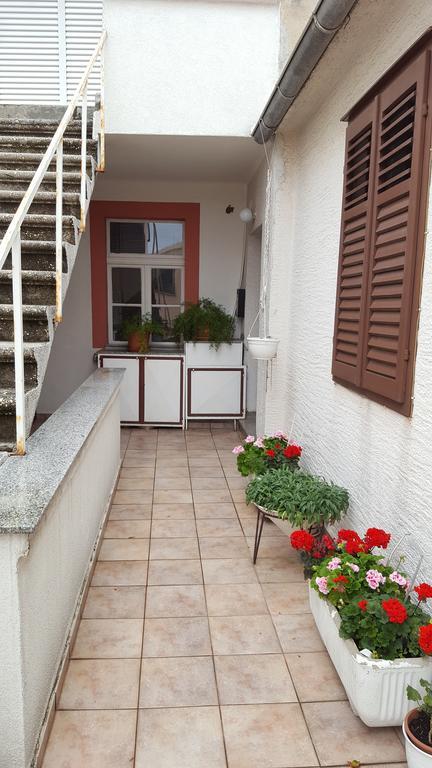 Apartments Bazilika Novalja Bagian luar foto
