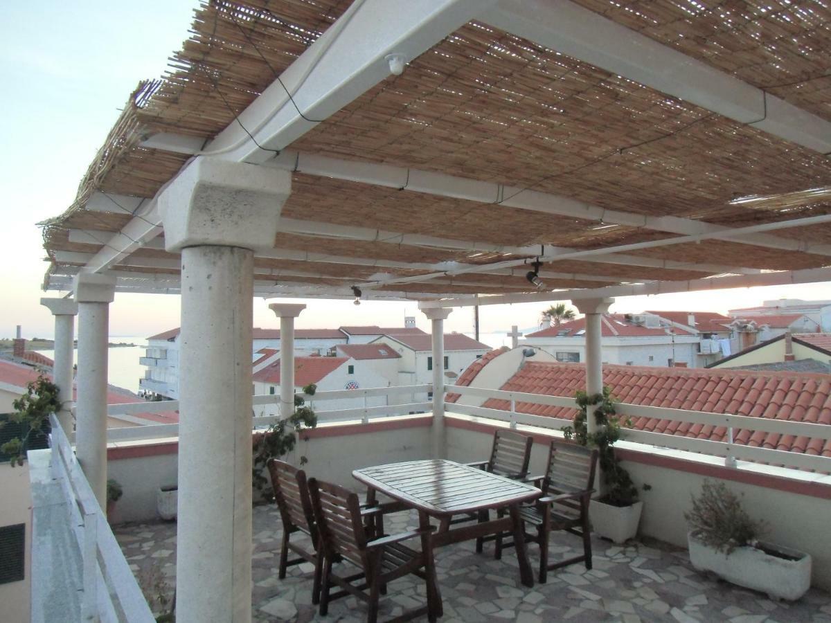 Apartments Bazilika Novalja Bagian luar foto
