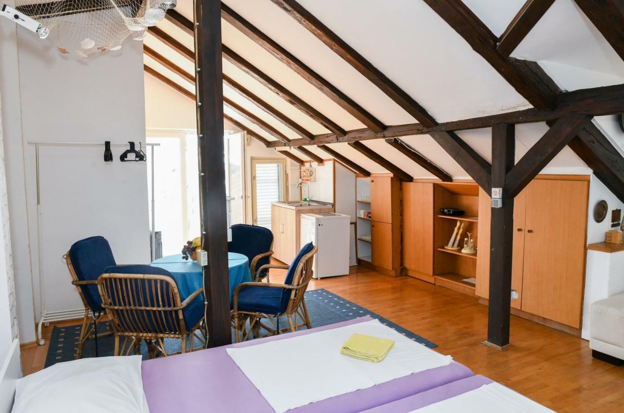 Apartments Bazilika Novalja Bagian luar foto