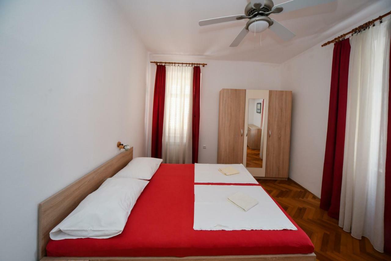 Apartments Bazilika Novalja Bagian luar foto