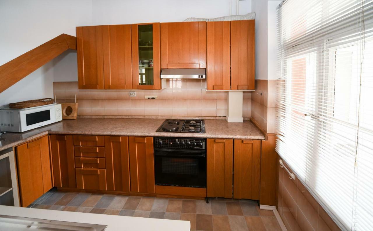 Apartments Bazilika Novalja Bagian luar foto