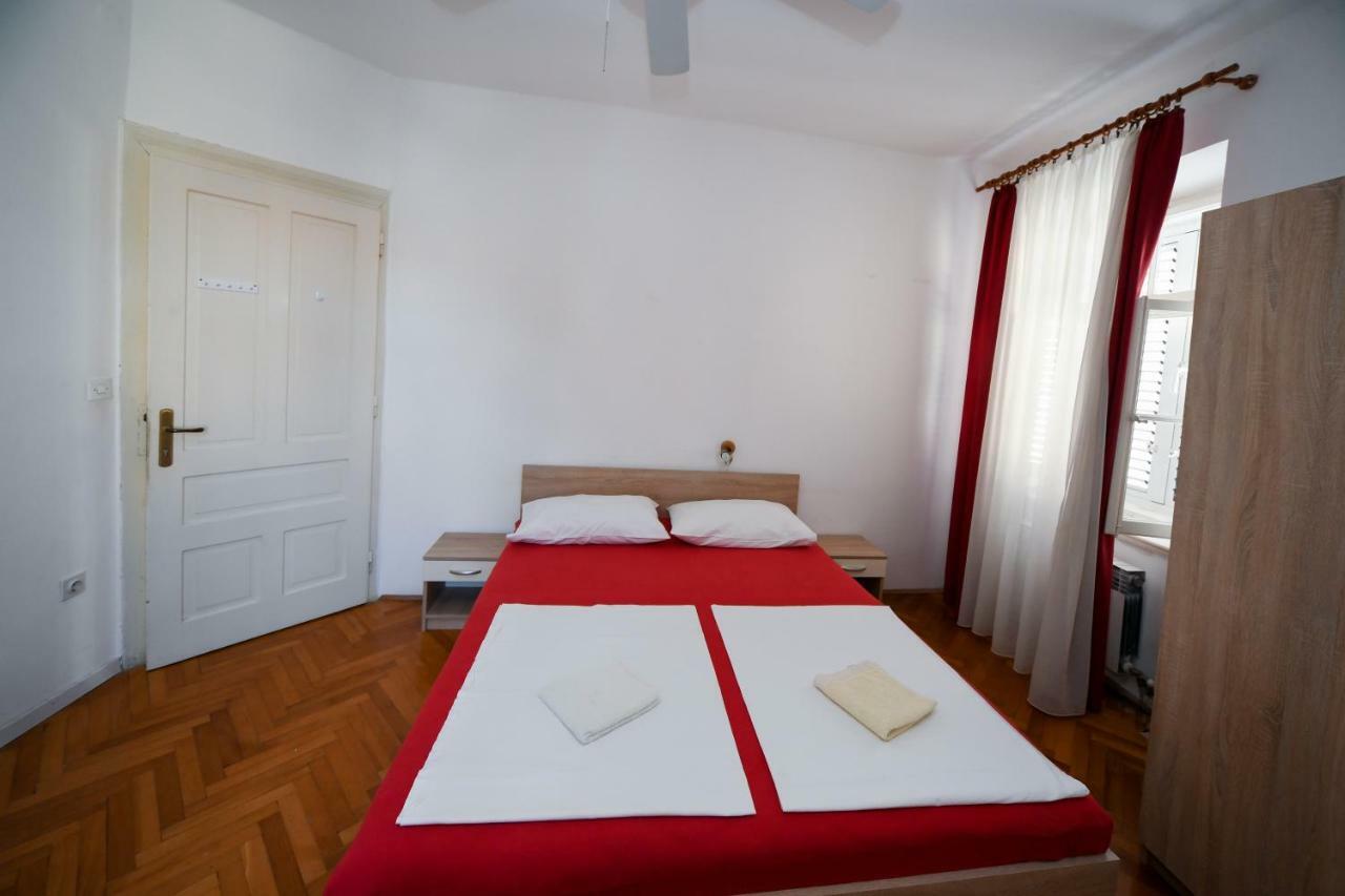 Apartments Bazilika Novalja Bagian luar foto