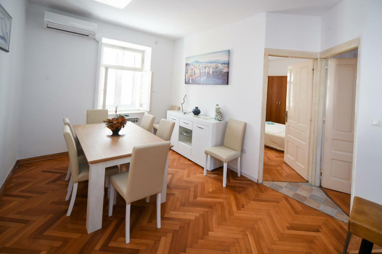 Apartments Bazilika Novalja Bagian luar foto