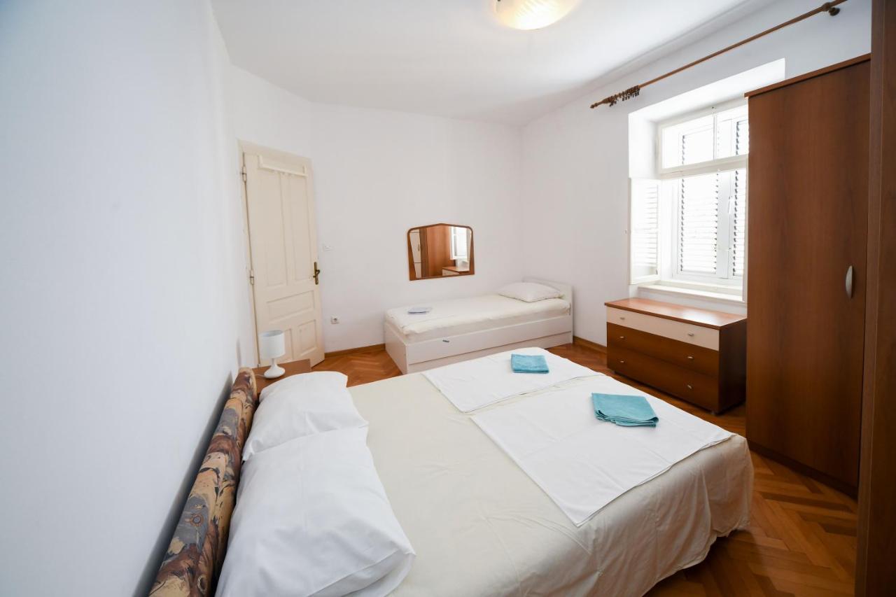 Apartments Bazilika Novalja Bagian luar foto