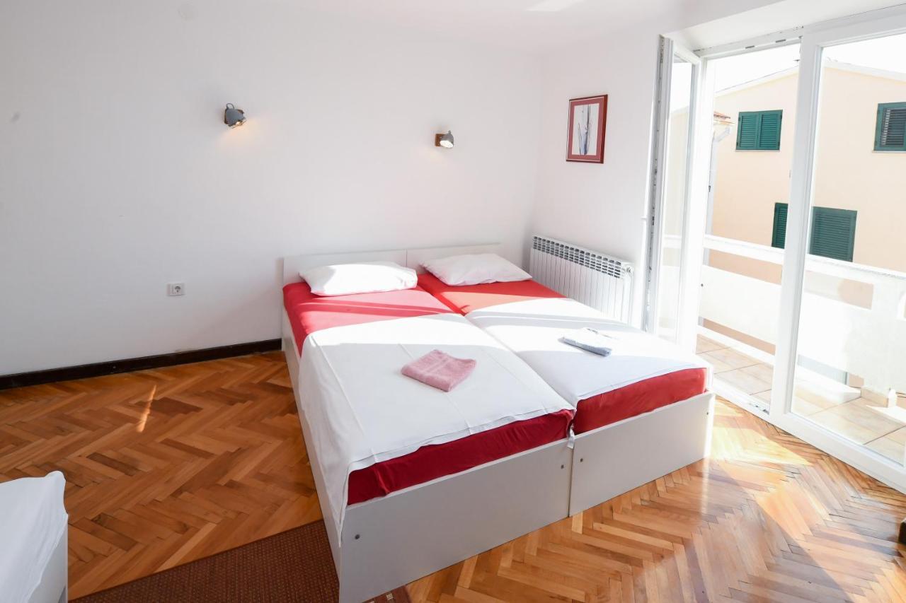 Apartments Bazilika Novalja Bagian luar foto